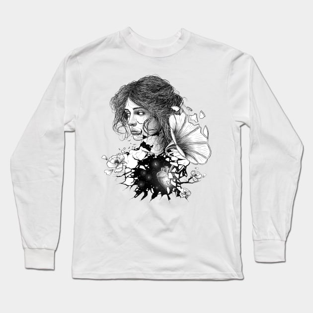 Scratchy. Woman whose heart sounds on a gramophone. Long Sleeve T-Shirt by ilhnklv